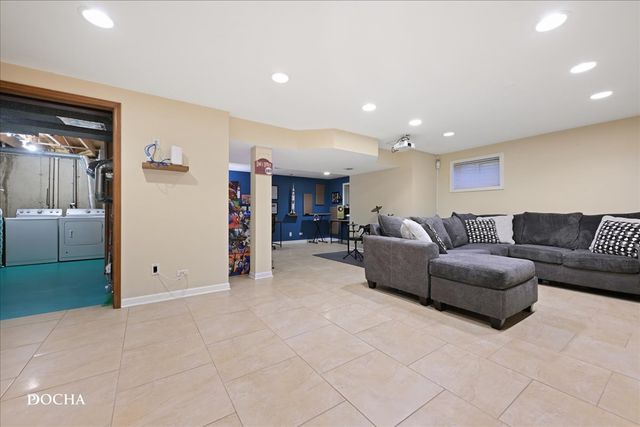 3179 Village Green Drive, Aurora, IL 60504