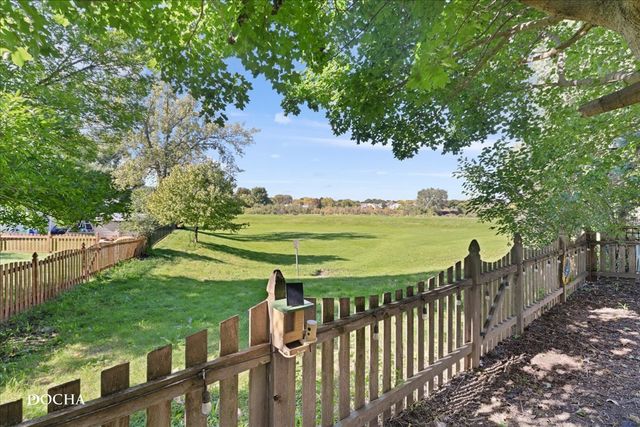 3179 Village Green Drive, Aurora, IL 60504