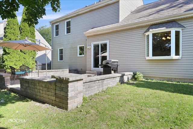 3179 Village Green Drive, Aurora, IL 60504