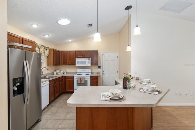 2588 ENGLISH IVY CIRCLE, The Villages, FL 32162