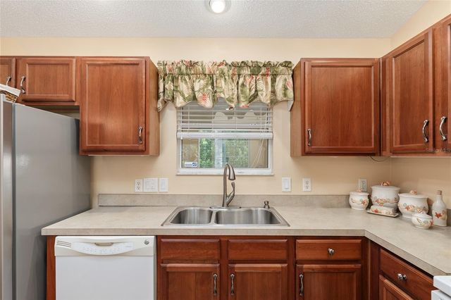 2588 ENGLISH IVY CIRCLE, The Villages, FL 32162