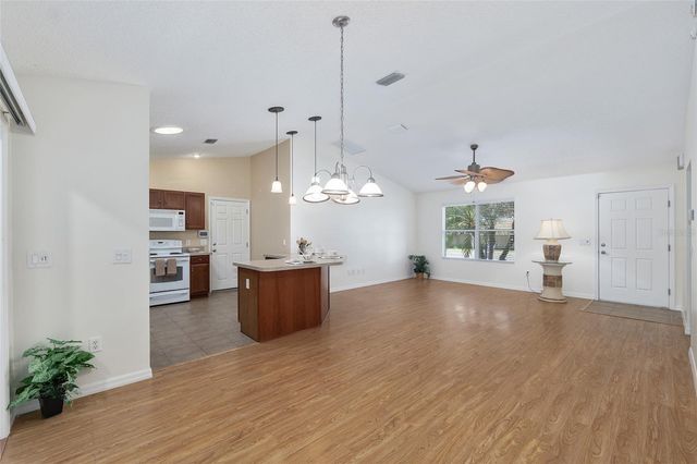 2588 ENGLISH IVY CIRCLE, The Villages, FL 32162