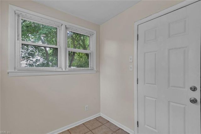 4567 Dora CIR, Norfolk, VA 23513