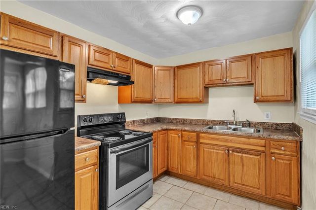 4567 Dora CIR, Norfolk, VA 23513