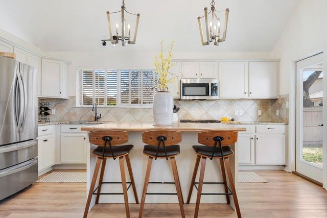 322 River Bluff CIR, Georgetown, TX 78626