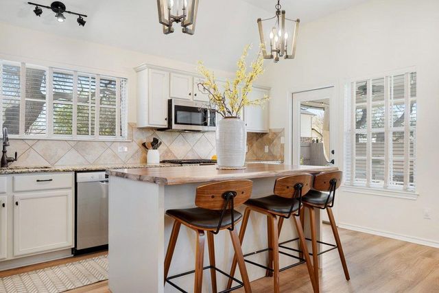 322 River Bluff CIR, Georgetown, TX 78626