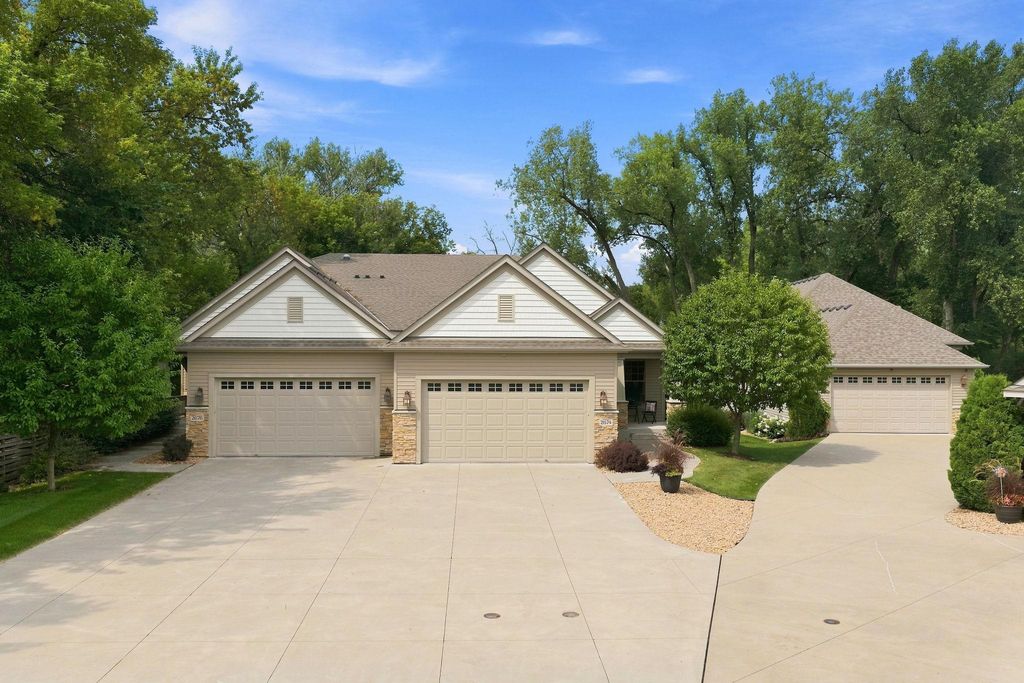 2674 Bartylla Court, White Bear Lake, MN 55110 — photo 2