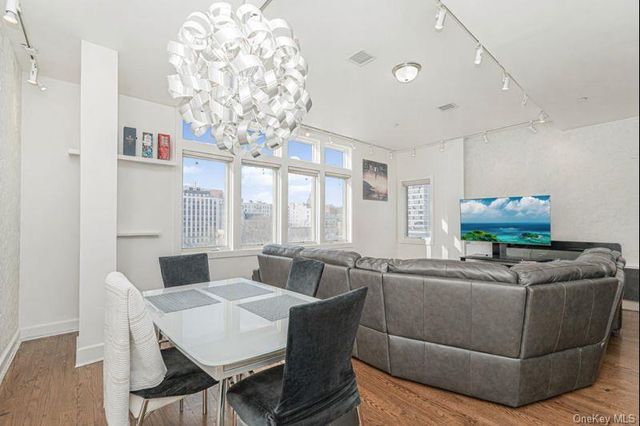 90 Bay Street Landing 8D, Staten Island, NY 10301