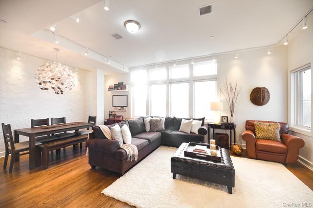 90 Bay Street Landing 8D, Staten Island, NY 10301