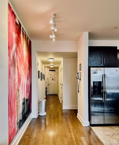 90 Bay Street Landing 8D, Staten Island, NY 10301