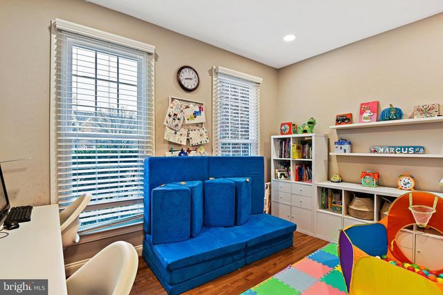 21922 HYDE PARK DR, Ashburn, VA 20147
