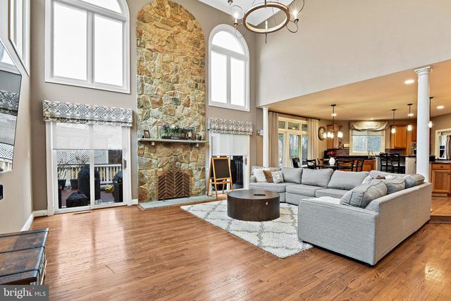 21922 HYDE PARK DR, Ashburn, VA 20147