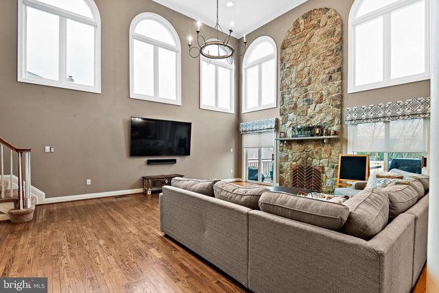 21922 HYDE PARK DR, Ashburn, VA 20147