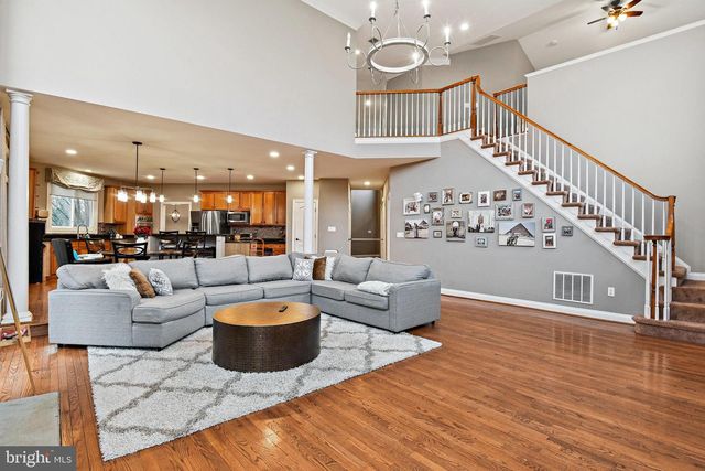 21922 HYDE PARK DR, Ashburn, VA 20147