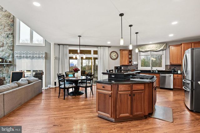 21922 HYDE PARK DR, Ashburn, VA 20147