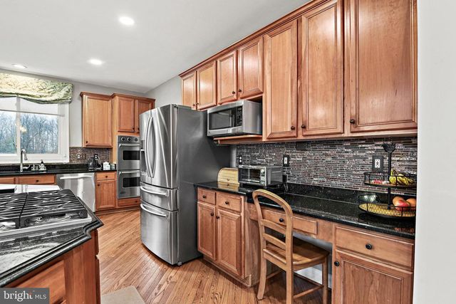 21922 HYDE PARK DR, Ashburn, VA 20147