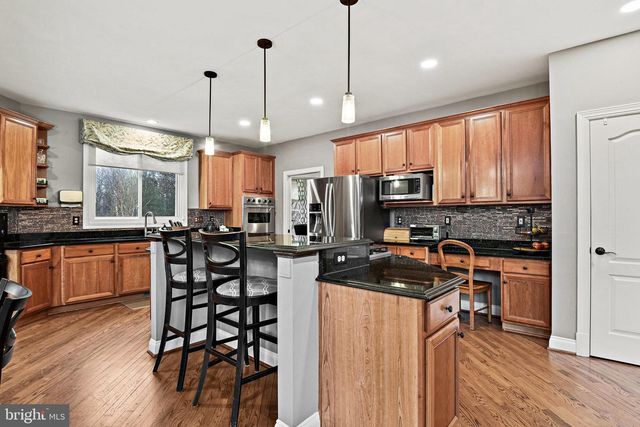 21922 HYDE PARK DR, Ashburn, VA 20147