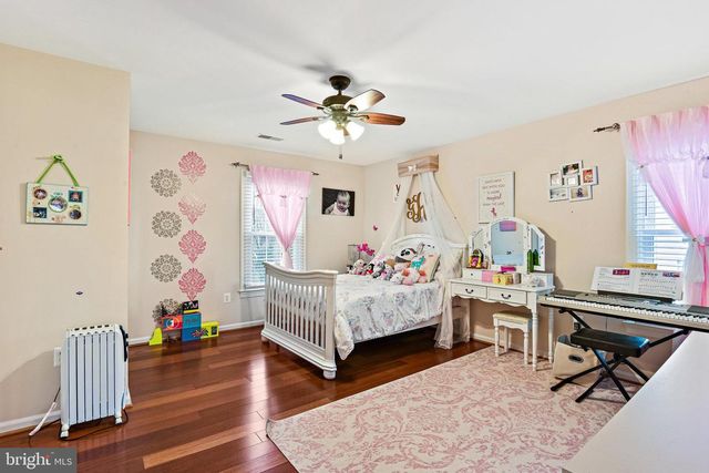 21922 HYDE PARK DR, Ashburn, VA 20147