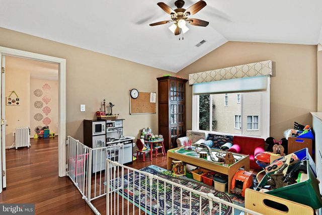 21922 HYDE PARK DR, Ashburn, VA 20147