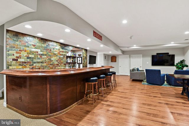 21922 HYDE PARK DR, Ashburn, VA 20147