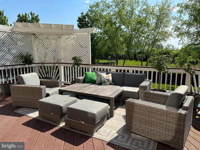 21922 HYDE PARK DR, Ashburn, VA 20147