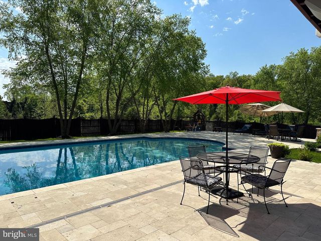 21922 HYDE PARK DR, Ashburn, VA 20147
