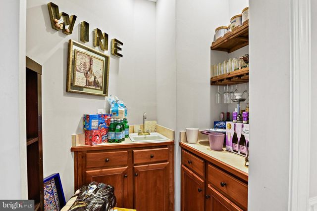 21922 HYDE PARK DR, Ashburn, VA 20147