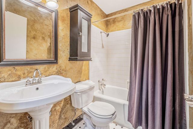 12200 Southridge Drive, Little Rock, AR 72212