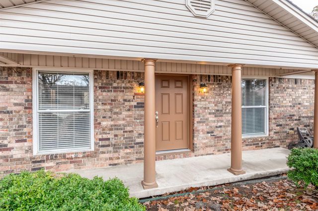 12200 Southridge Drive, Little Rock, AR 72212