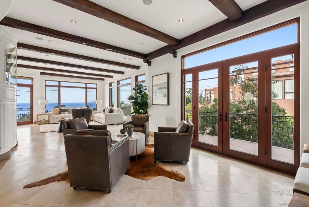 Image 13 of property listing at 1745 Amalfi St, La Jolla, CA 92037