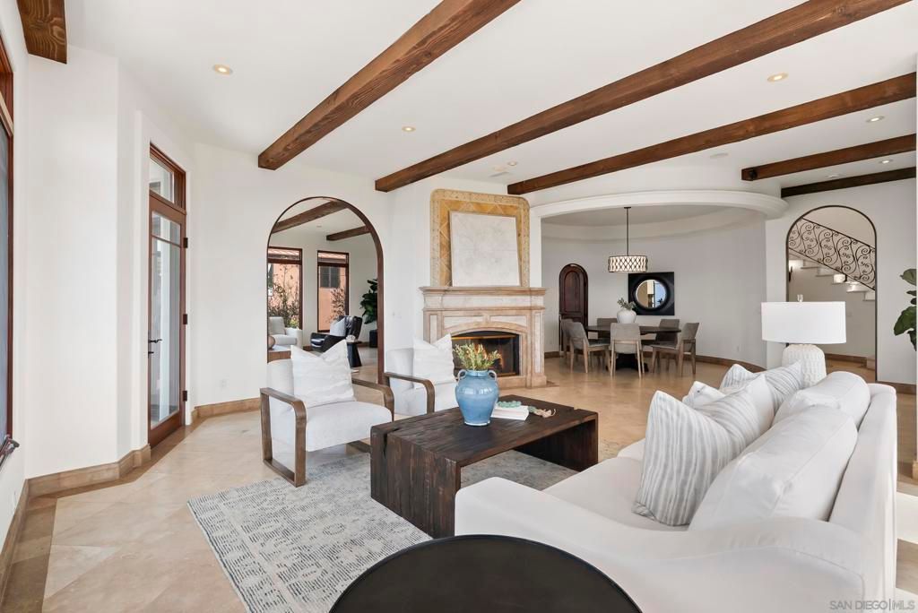 Image 16 of property listing at 1745 Amalfi St, La Jolla, CA 92037