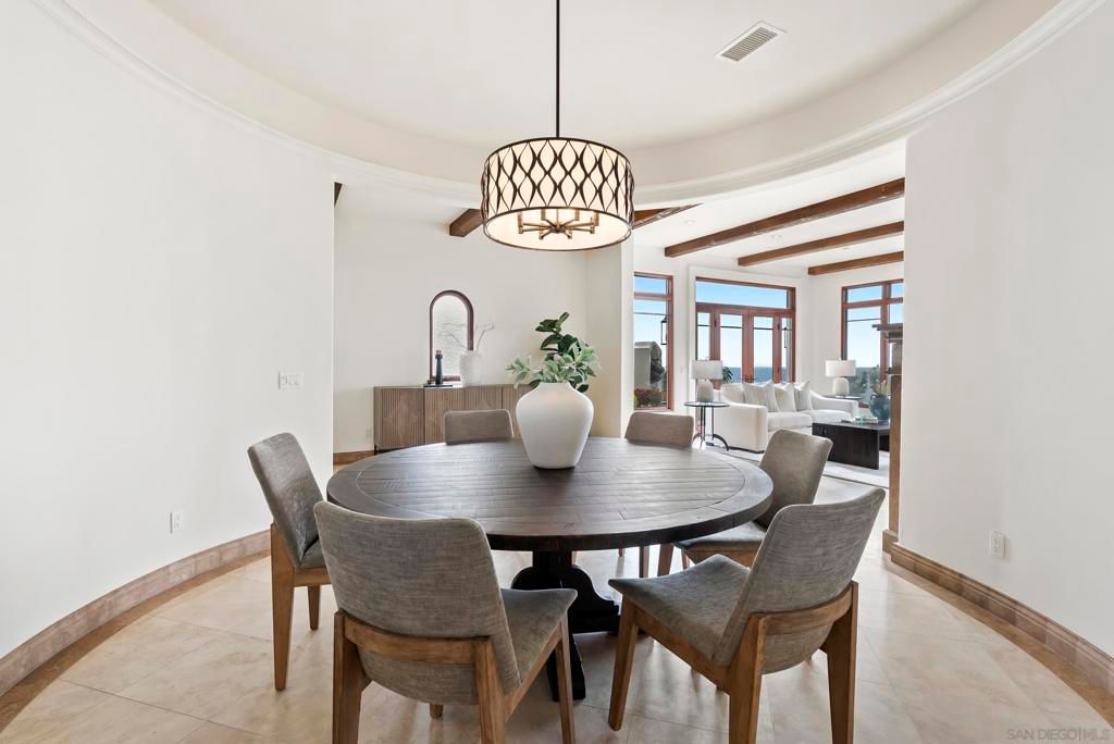 Image 18 of property listing at 1745 Amalfi St, La Jolla, CA 92037