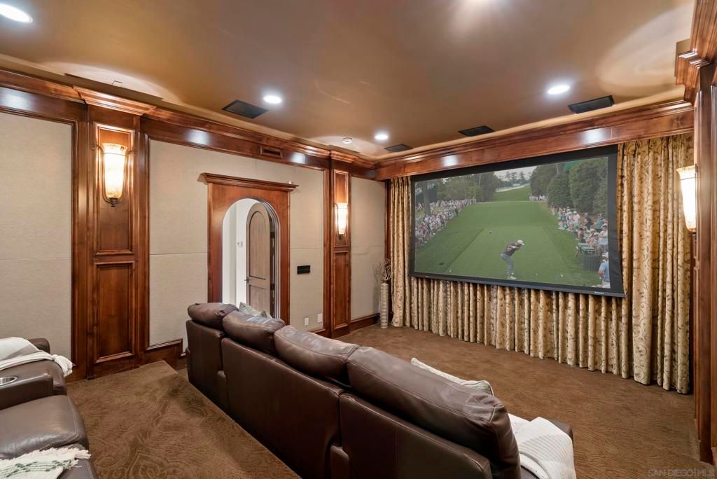 Image 19 of property listing at 1745 Amalfi St, La Jolla, CA 92037