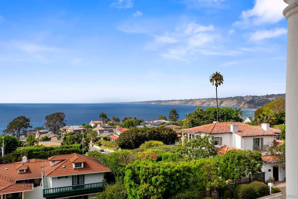 Image 24 of property listing at 1745 Amalfi St, La Jolla, CA 92037
