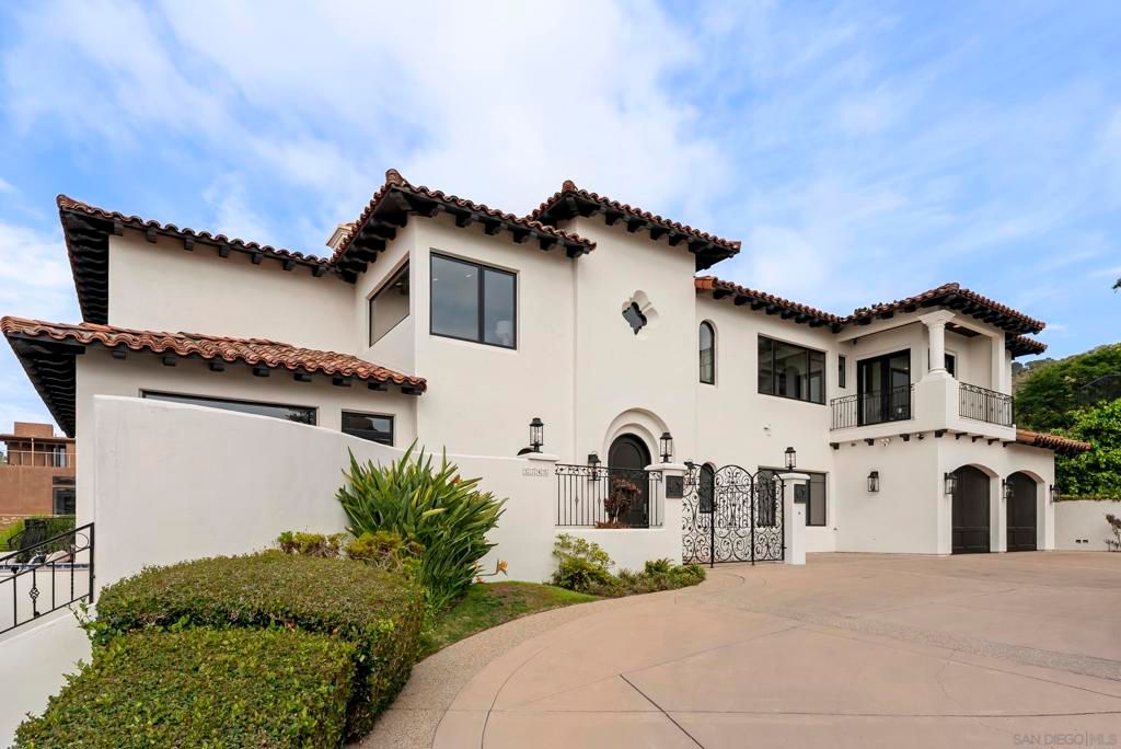 Image 36 of property listing at 1745 Amalfi St, La Jolla, CA 92037
