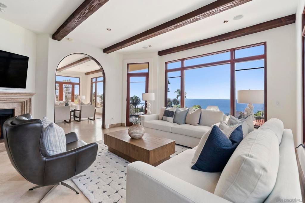 Image 7 of property listing at 1745 Amalfi St, La Jolla, CA 92037