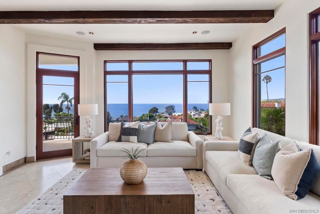 Image 8 of property listing at 1745 Amalfi St, La Jolla, CA 92037