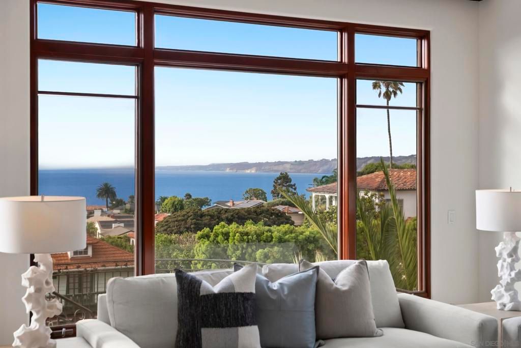Image 9 of property listing at 1745 Amalfi St, La Jolla, CA 92037