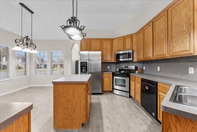 8102 Pinewood Park, Humble, TX 77346