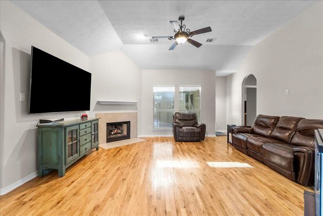 8102 Pinewood Park, Humble, TX 77346