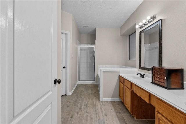 8102 Pinewood Park, Humble, TX 77346