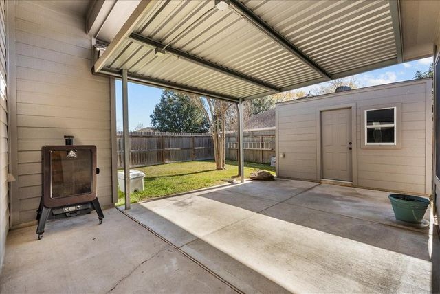 8102 Pinewood Park, Humble, TX 77346