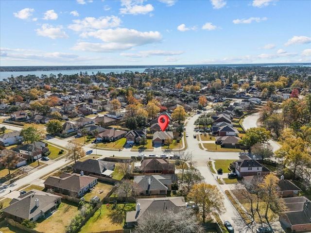 8102 Pinewood Park, Humble, TX 77346