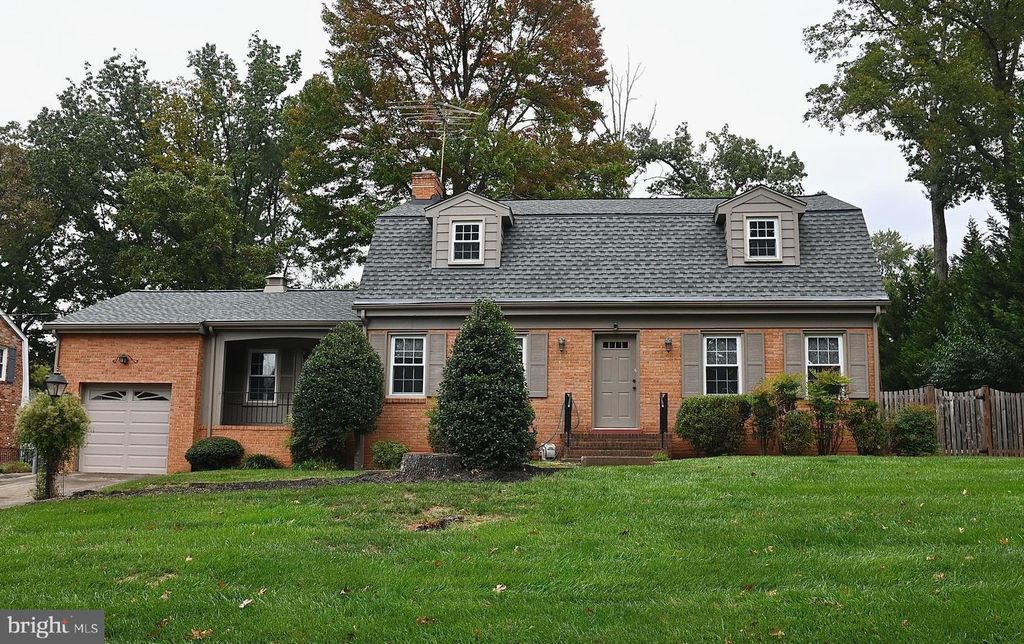 8751 WEIR ST, Manassas, VA 20110