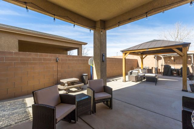 1105 Jacobs Drive NE, Rio Rancho, NM 87144