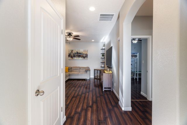 1105 Jacobs Drive NE, Rio Rancho, NM 87144