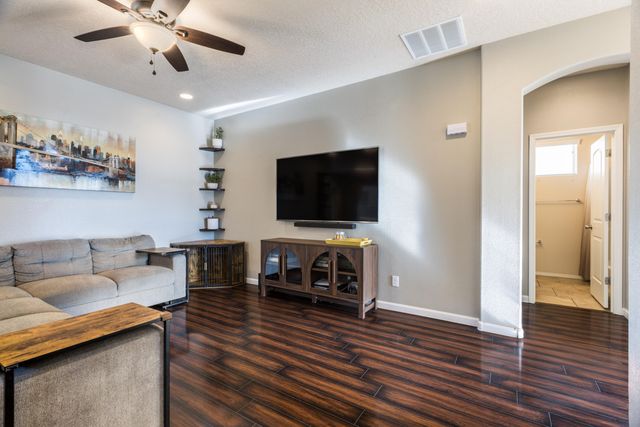 1105 Jacobs Drive NE, Rio Rancho, NM 87144