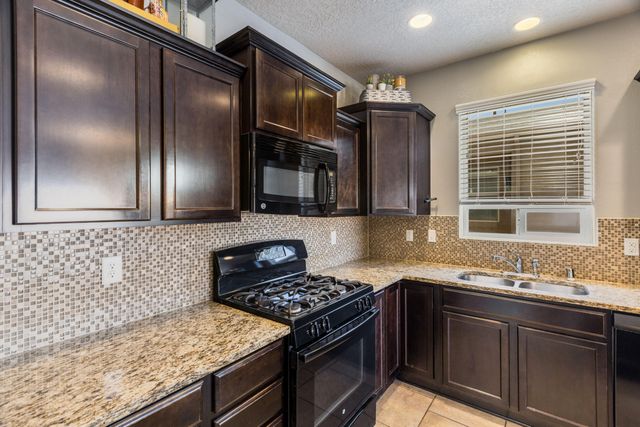 1105 Jacobs Drive NE, Rio Rancho, NM 87144