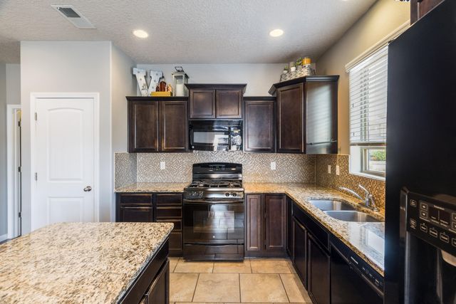 1105 Jacobs Drive NE, Rio Rancho, NM 87144