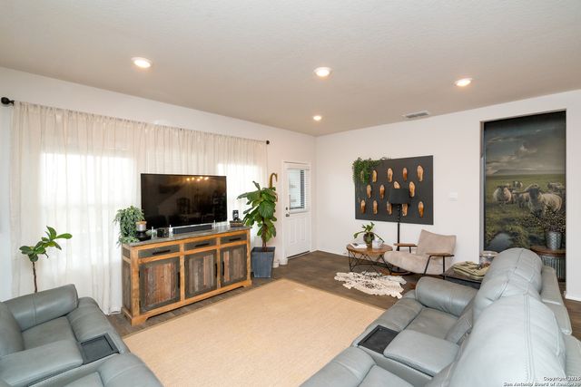 393 Trent Drive, New Braunfels, TX 78130